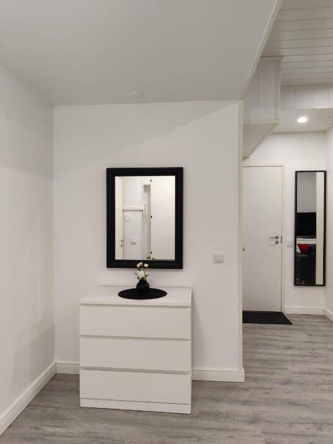 Alexi - Newly Renovated In The Heart Of The Near To Railway Station And Nokia Arena Appartement *